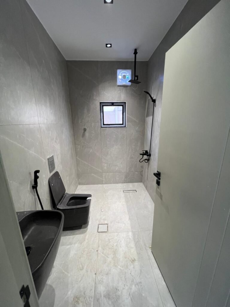 ترميم بعد تسربات المياه في الطائف